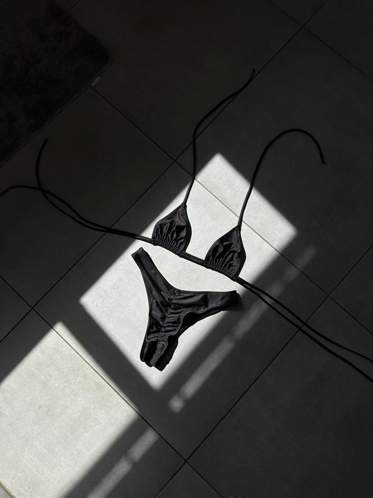 Bond Bikini